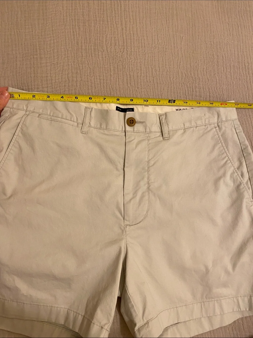 J. Crew Men's Flat-Front Chino Shorts in Light Gray. Size 33 . Style BE050